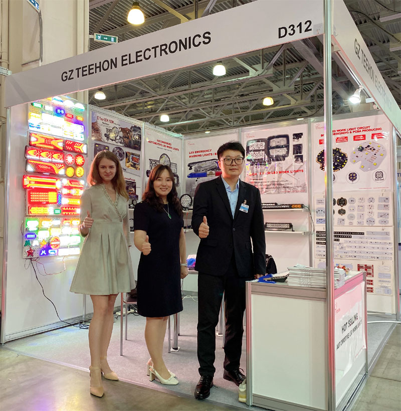 Teehon salespersons at 18th International Automobile and Parts Exhibition in Moscow
